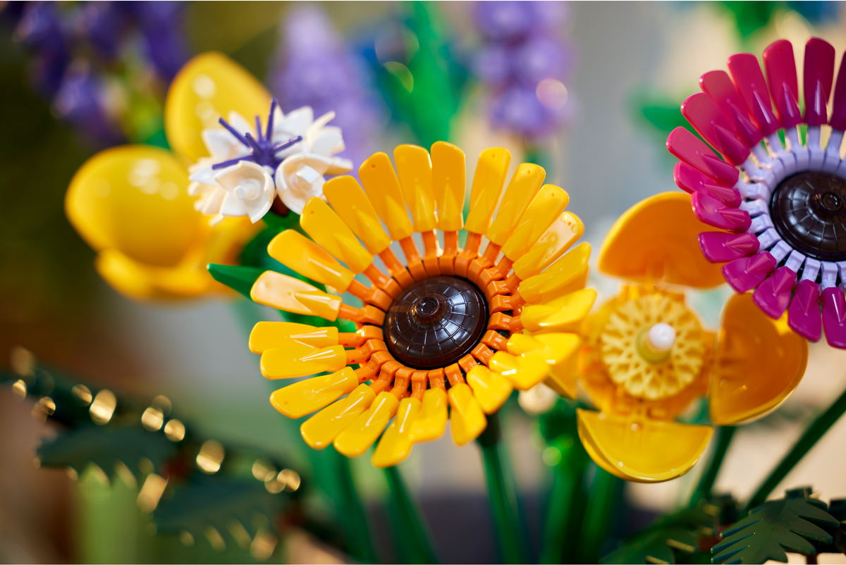 LEGO Botanicals Wildflower Bouquet 10313 Building Set for Adults (939 Pieces) - View 11