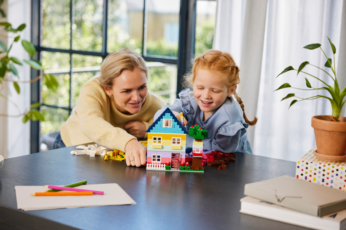 LEGO Classic Creative Houses Building Set (850 Pieces, Ages 4+) - View 10