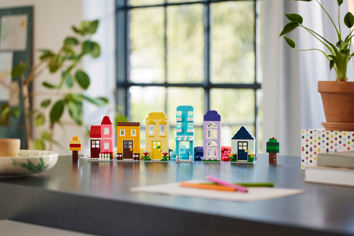 LEGO Classic Creative Houses Building Set (850 Pieces, Ages 4+) - View 11