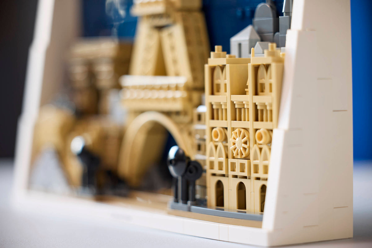 LEGO Architecture Paris City of Love Building Set (958 Pieces, Ages 18+) - View 10