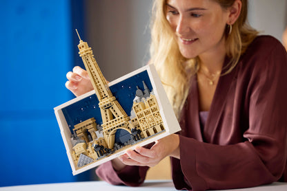 LEGO Architecture Paris City of Love Building Set (958 Pieces, Ages 18+) - View 7