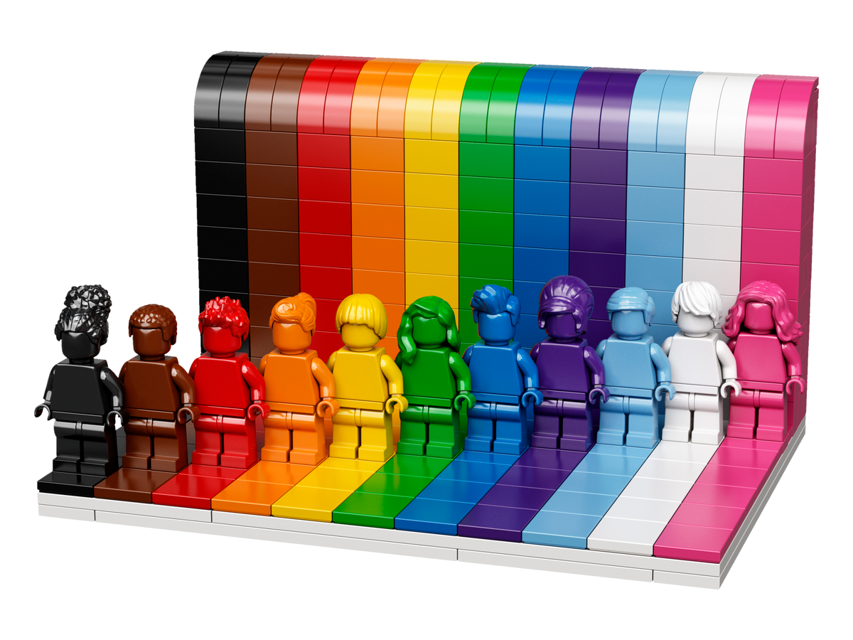 LEGO Everyone Is Awesome 40516 Building Set with 11 Minifigures (346 Pieces)