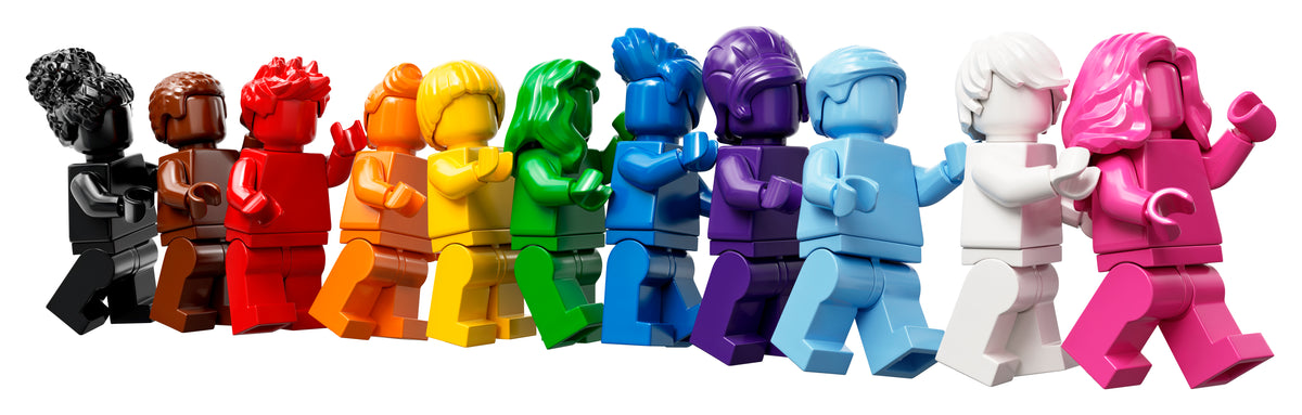 LEGO Everyone Is Awesome 40516 Building Set with 11 Minifigures (346 Pieces) - View 3