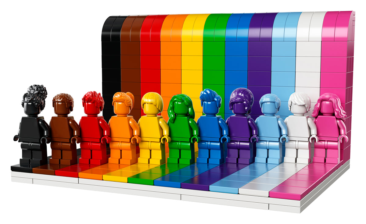 LEGO Everyone Is Awesome 40516 Building Set with 11 Minifigures (346 Pieces) - View 4