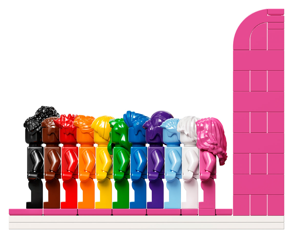 LEGO Everyone Is Awesome 40516 Building Set with 11 Minifigures (346 Pieces) - View 6