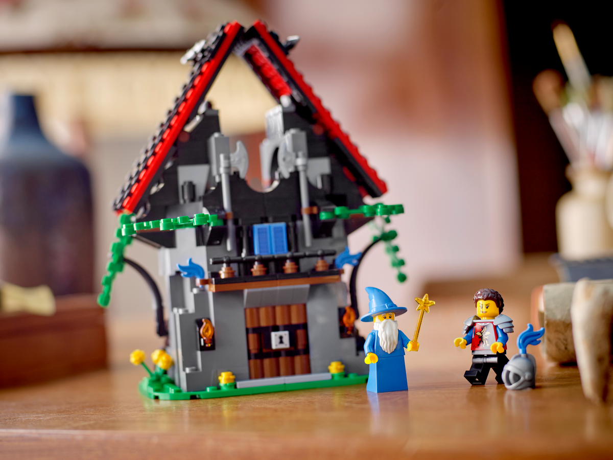 LEGO Majisto's Magical Workshop 40601 Building Set with 2 Minifigures (365 Pieces) - View 4