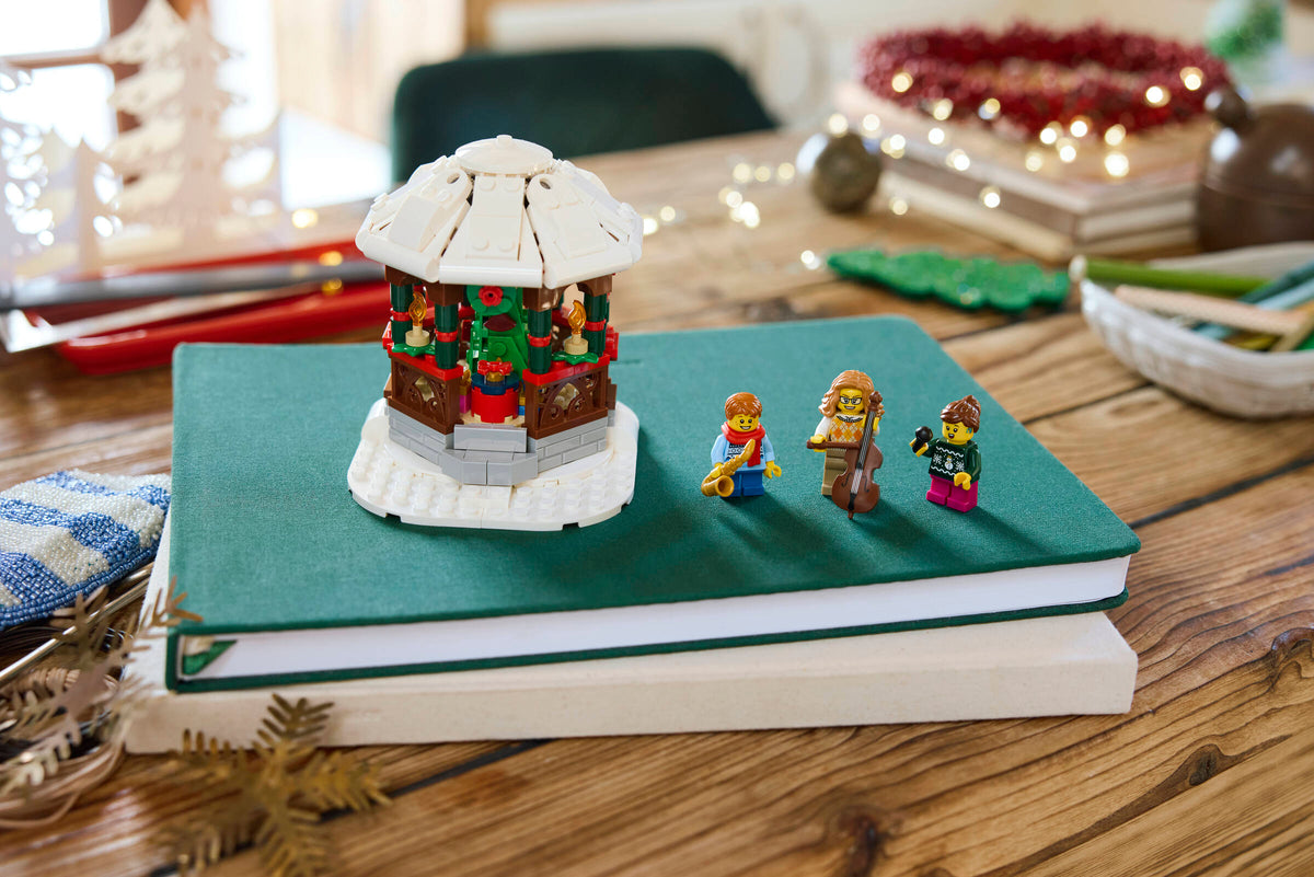LEGO Winter Gazebo 40778 Building Set (245 Pieces) - View 3