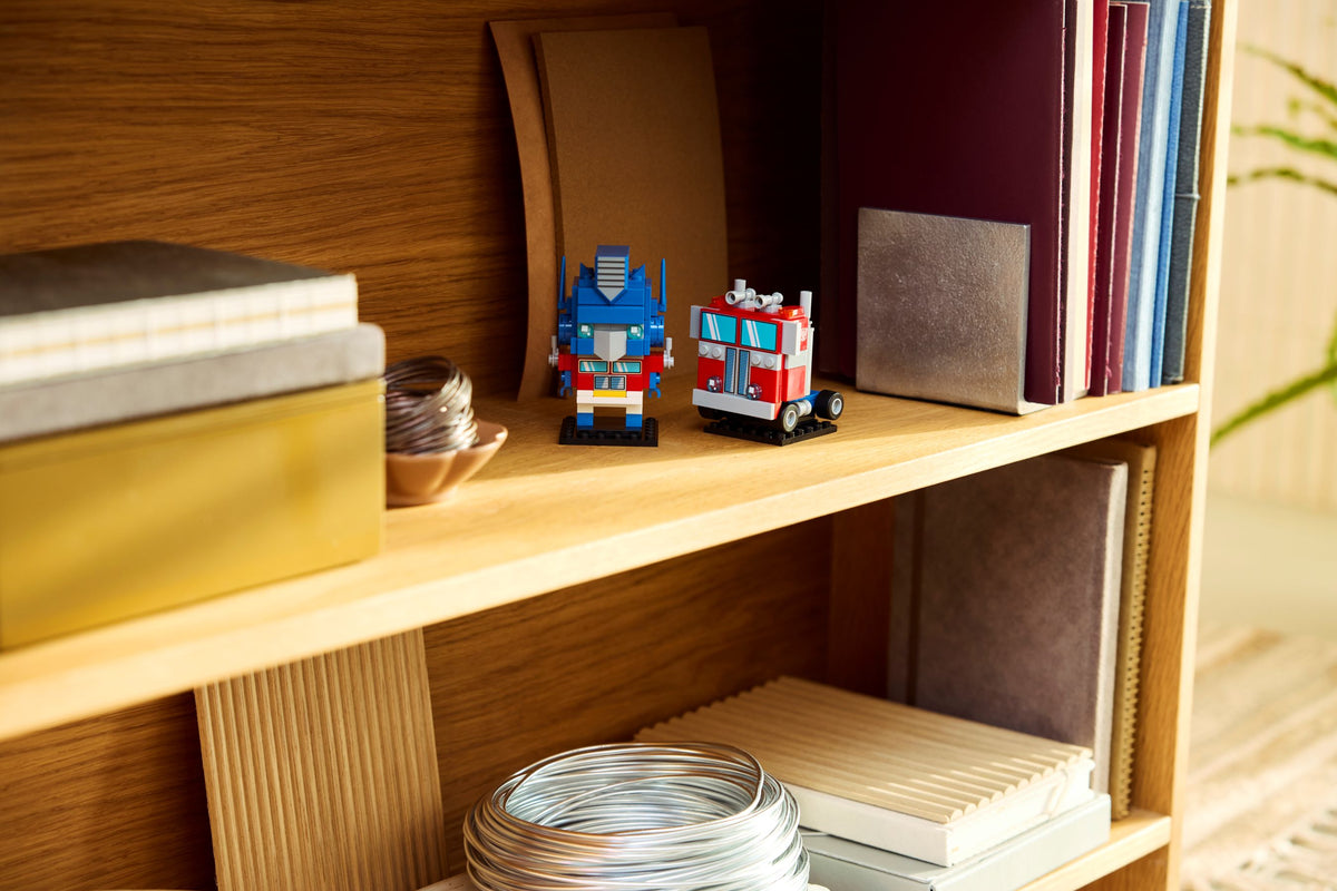 LEGO BrickHeadz Optimus Prime Robot & Vehicle 40803 Building Set (237 Pieces) - View 6