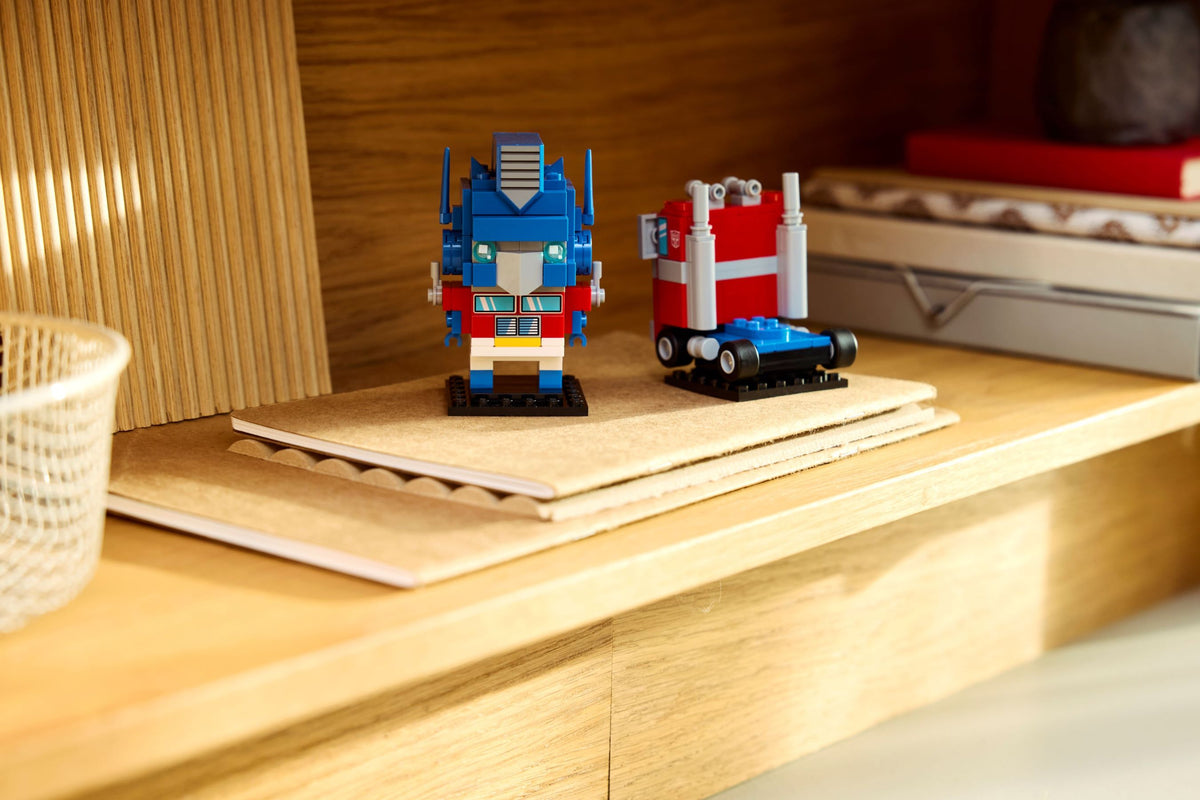 LEGO BrickHeadz Optimus Prime Robot & Vehicle 40803 Building Set (237 Pieces) - View 7