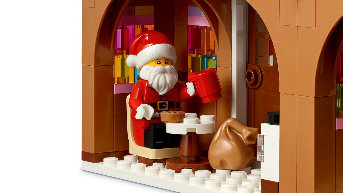 LEGO Festive Gingerbread House 40809 Building Set (498 Pieces) - View 7