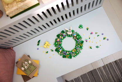 LEGO Spring Wreath 40957 Building Set (747 Pieces) - View 7