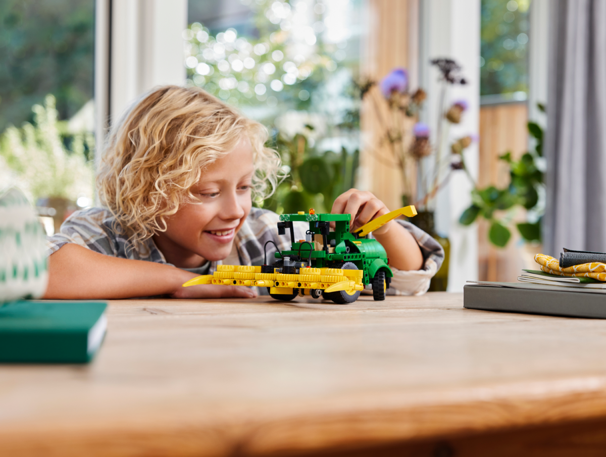LEGO Technic John Deere 9700 Forage Harvester 42168 Building Set (559 Pieces) - View 7
