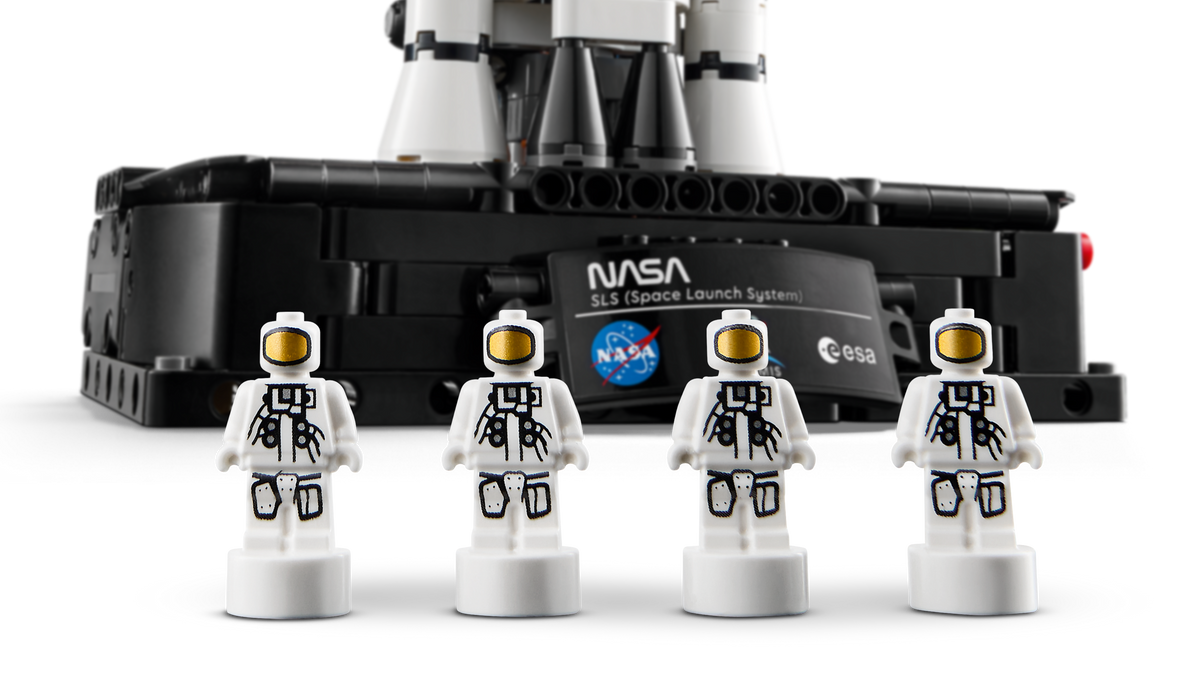 LEGO Technic NASA Artemis Space Launch System Rocket 42221 Building Set (632 Pieces) - View 6