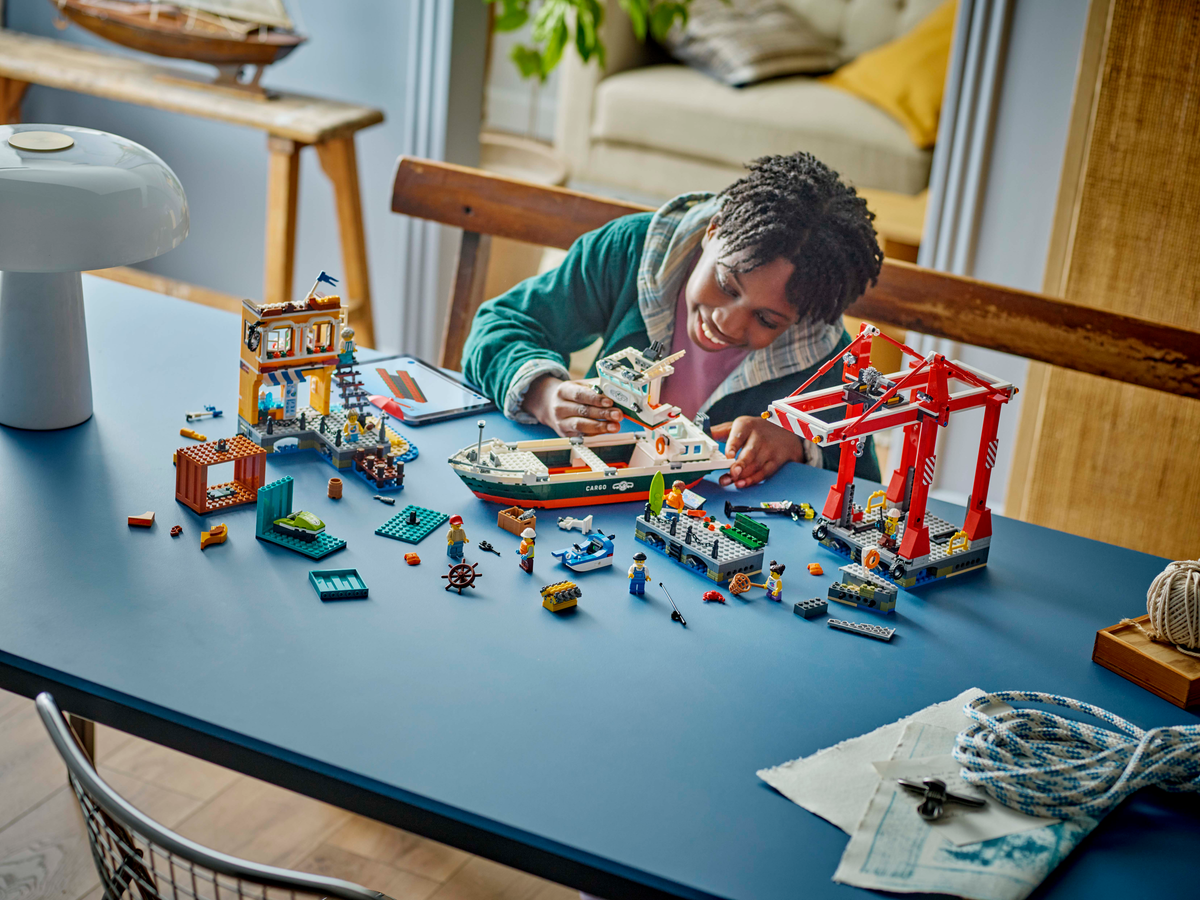 LEGO City Seaside Harbor with Cargo Ship 60422 Building Set (1,226 Pieces) - View 11