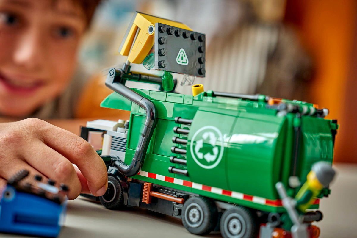 LEGO City Recycling Truck 60495 Building Set (434 Pieces) - View 7