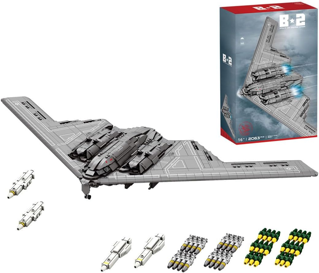1:35 scale heavy-lift military helicopter brick model with large rotor blades – view 2
