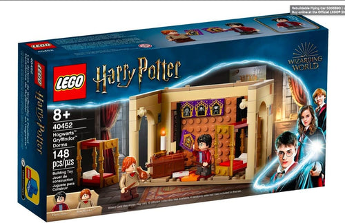 Built wizard dorm room with two beds and two student figures