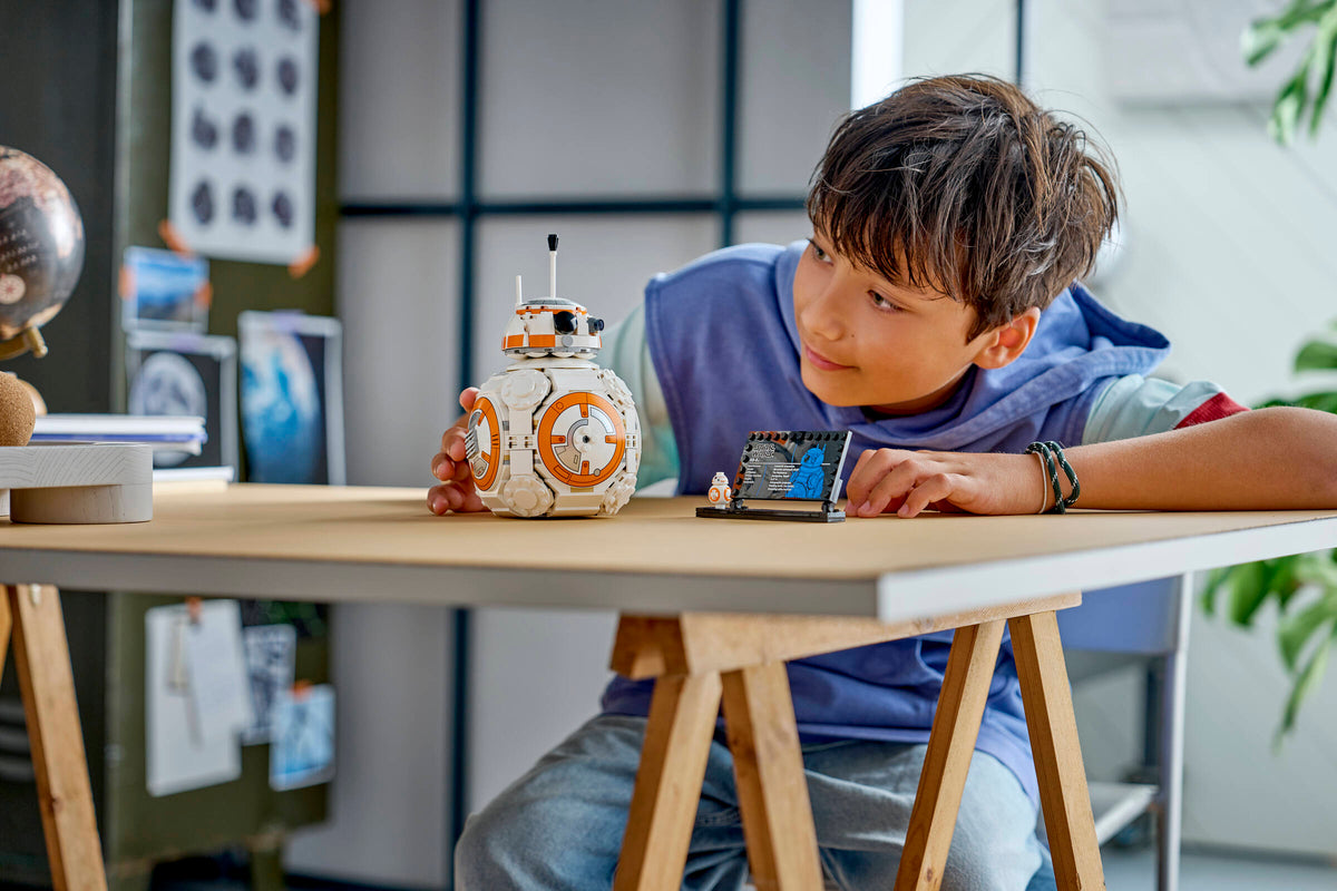 LEGO Star Wars BB-8 Astromech Droid Building Set (569 Pieces, Ages 10+) - View 5