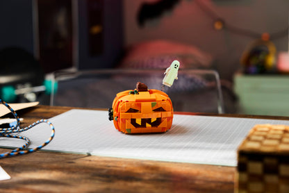 LEGO Halloween Pumpkin Lantern 40872 Building Set (323 Pieces) - View 13
