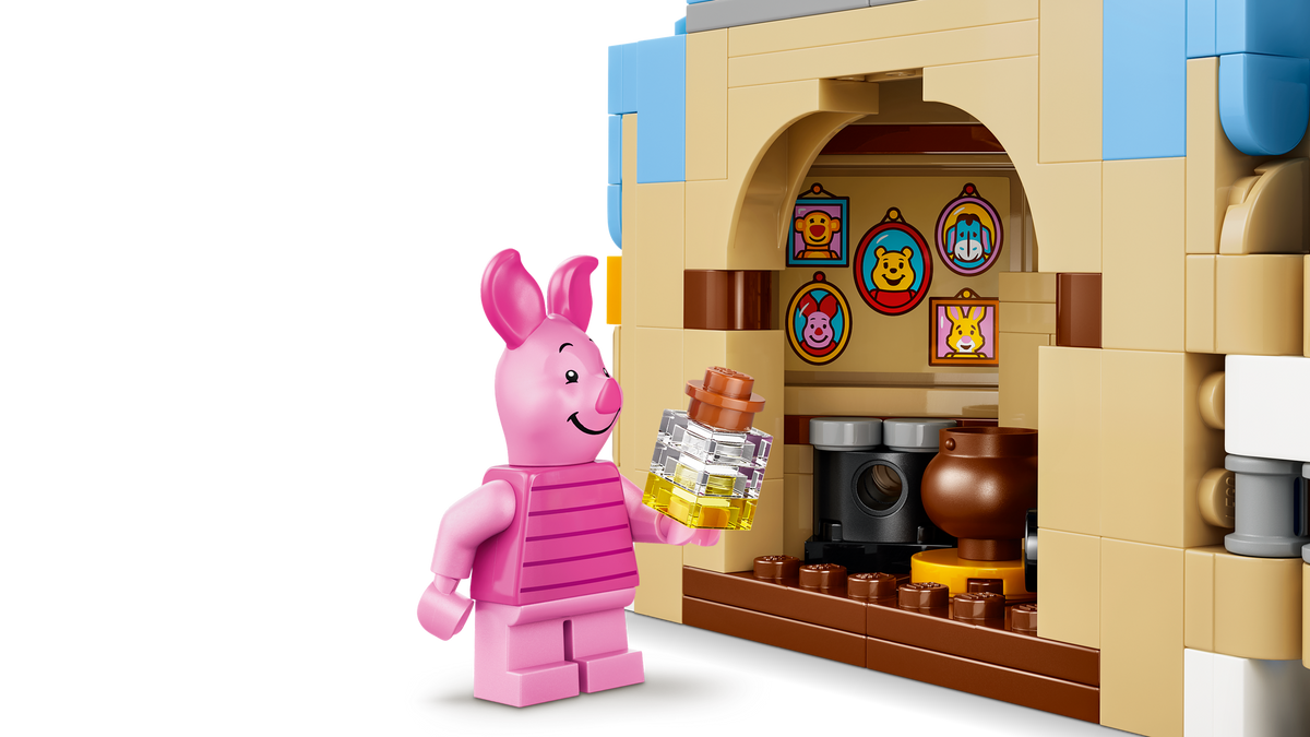 LEGO Disney Piglet's Birthday Fun 43305 Building Set (544 Pieces) - View 6