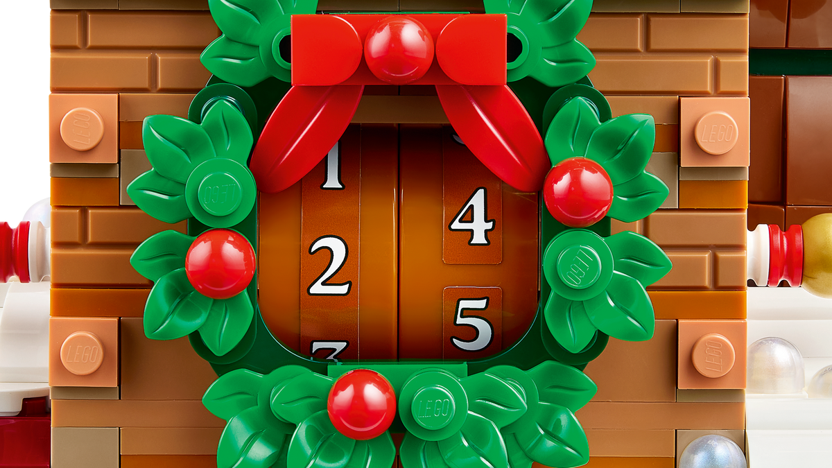 LEGO Santa's Holiday Countdown 40874 Building Set (873 Pieces) - View 4