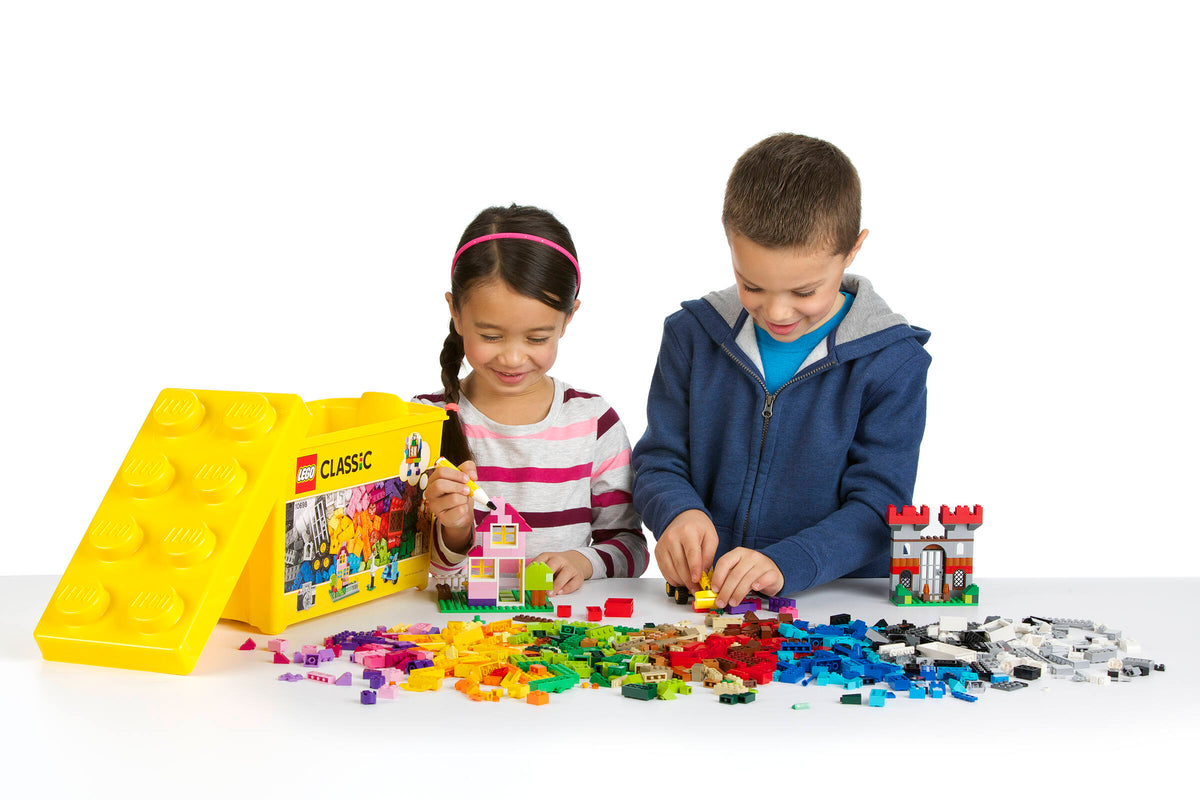LEGO Classic Large Creative Brick Box 10698 Building Set (790 Pieces) - View 10