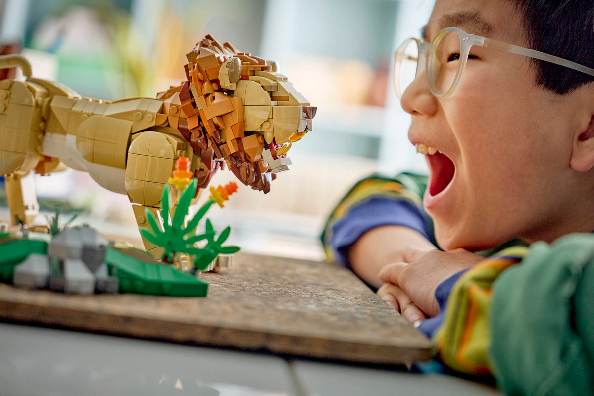 LEGO Creator 3-in-1 Wild Animals: Majestic Lion 31386 Building Set (839 Pieces) - View 15