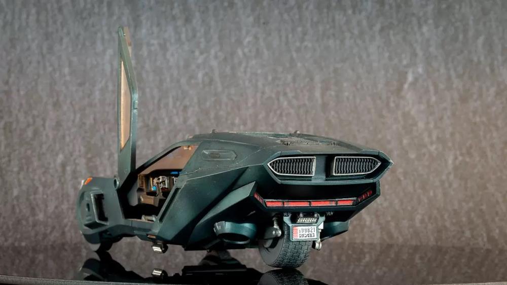 Bellfine Blade Runner 2049 K's Spinner 1/32 Scale Plastic Model Kit - View 7