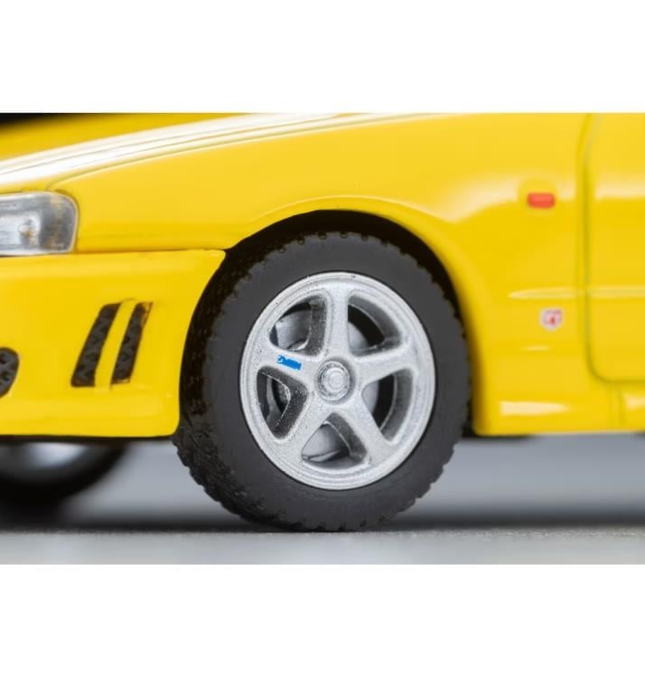 Tomytec Tomica Limited Vintage LV-N365a 1998 Nissan Skyline 2-Door Sports Coupe 25GT Turbo with Optional Parts (Yellow) 1/64 Scale Model - View 8