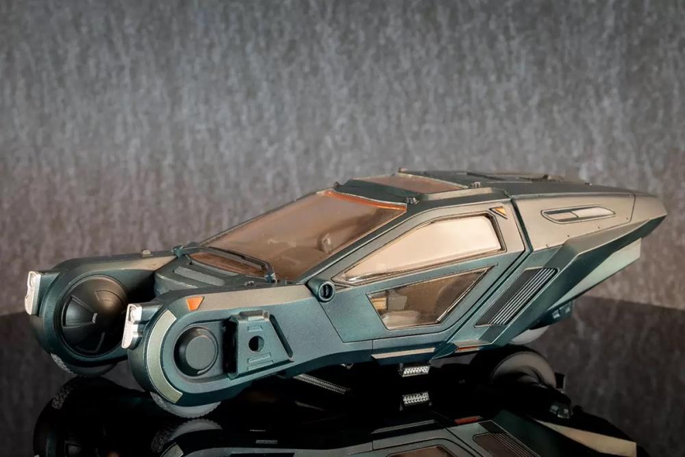 Bellfine Blade Runner 2049 K's Spinner 1/32 Scale Plastic Model Kit - View 3