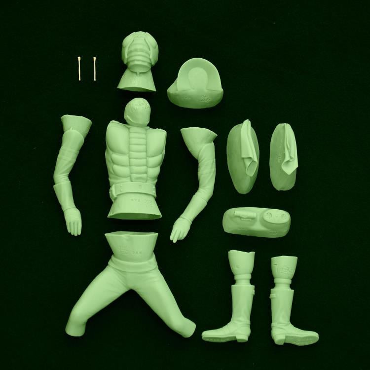 Kaiyodo Kamen Rider V3 Middle Size Series 1/8 Scale Model Kit (7.5-Inch) - View 9