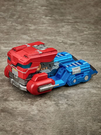 Way Studios Transformers: One Optimus Prime (Vehicle Mode) Plastic and Magnet Figure