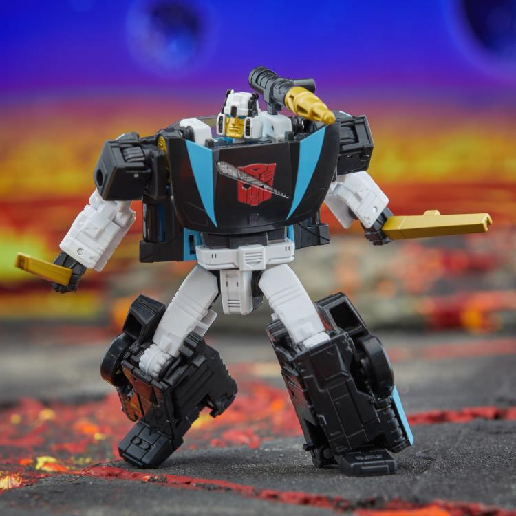 Hasbro Transformers: Legacy United Deluxe Class Armada Universe Wheeljack 5.5-Inch Action Figure - View 8
