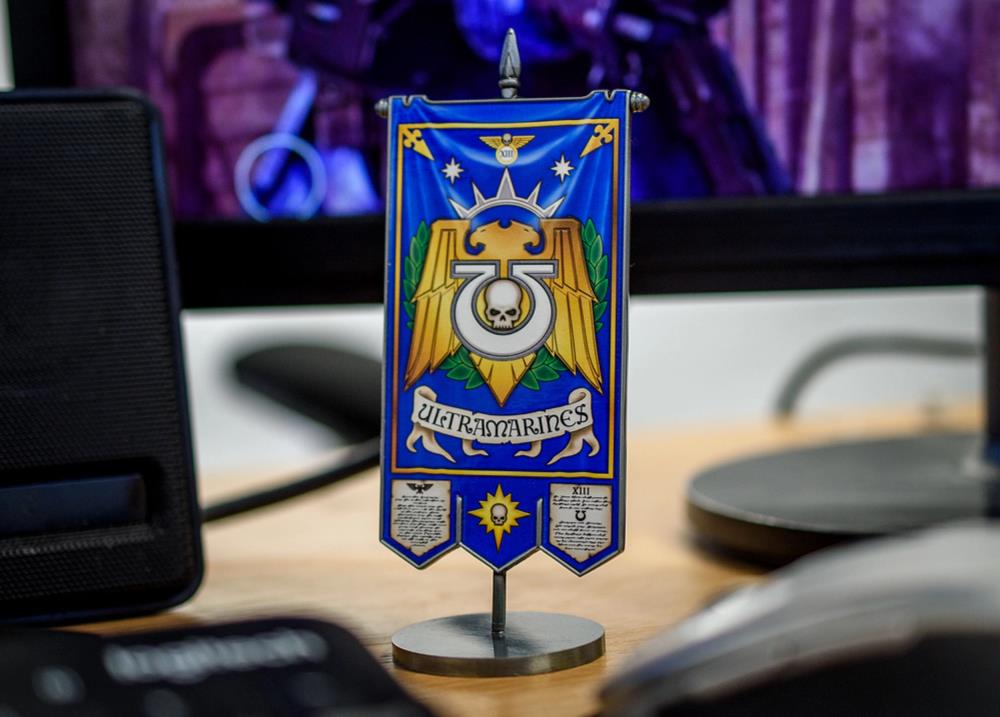 AAA Merchandise Warhammer 40,000 Ultramarines Metal Desktop Banner - View 5