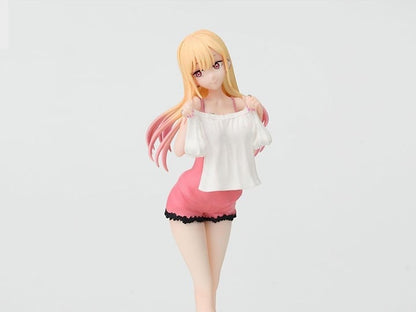 Sega My Dress-Up Darling Luminasta Marin Kitagawa (Trying On) 7.08-Inch Figure - View 2