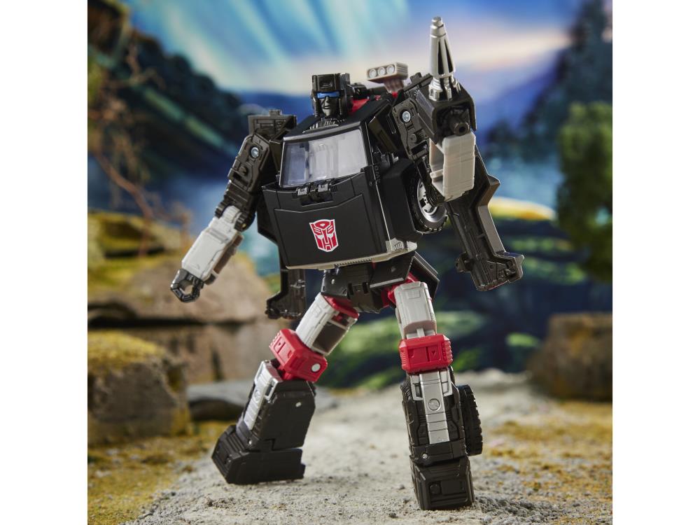 Hasbro Transformers War for Cybertron: Earthrise Deluxe Class Trailbreaker Plastic Action Figure - View 3