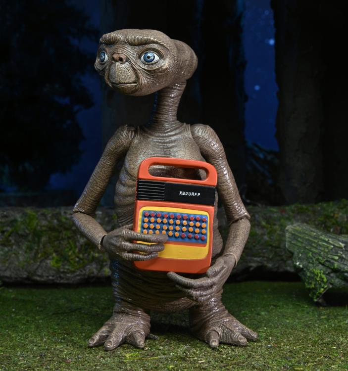 NECA E.T. the Extra-Terrestrial 40th Anniversary Ultimate E.T. Action Figure - View 4