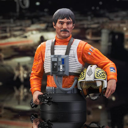 Gentle Giant Star Wars A New Hope Biggs Darklighter (Rebel Pilot) 1/6 Scale Limited Edition Mini Bust - View 3
