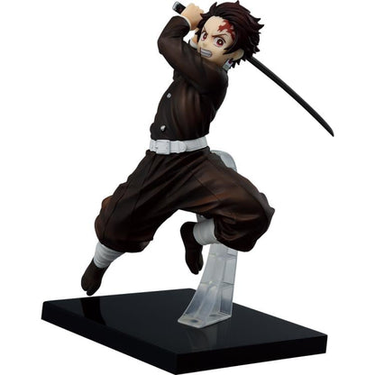 Bandai Demon Slayer: Kimetsu no Yaiba Ichibansho Tanjiro Kamado (Breached Swordsmith Village) 6-Inch Figure - View 5