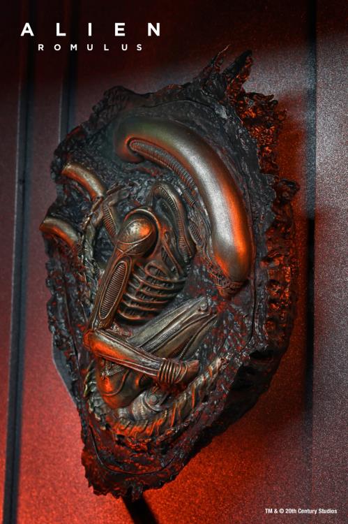 NECA Alien Romulus Ultimate Accessory Set with Facehugger and Chestburster - View 5