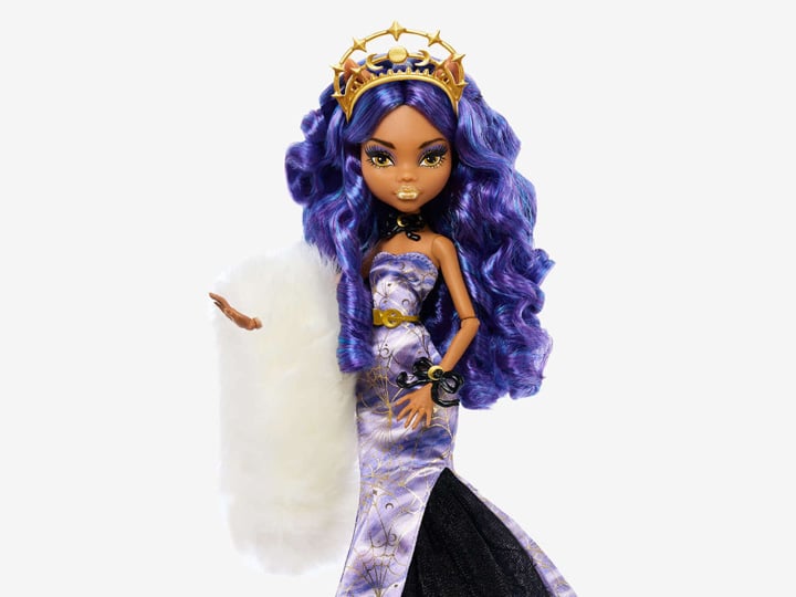 Mattel Monster High Howliday Winter Edition Clawdeen Wolf 11-Inch Doll - View 2