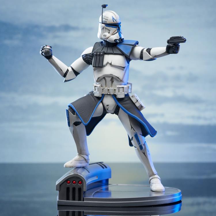 Diamond Select Toys Star Wars: The Clone Wars Premier Collection Captain Rex 1/7 Scale Limited Edition Statue - View 3
