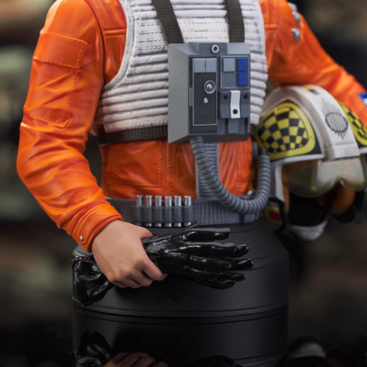 Gentle Giant Star Wars A New Hope Biggs Darklighter (Rebel Pilot) 1/6 Scale Limited Edition Mini Bust - View 15
