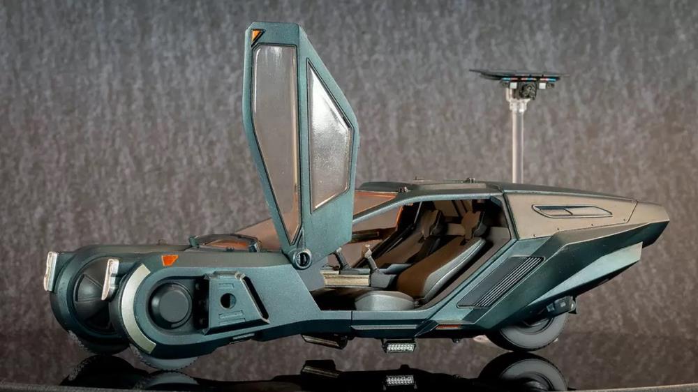 Bellfine Blade Runner 2049 K's Spinner 1/32 Scale Plastic Model Kit - View 5