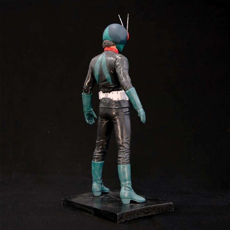 Kaiyodo Kamen Rider Middle Size Series Masked Rider 1 1/8 Scale Model Kit - View 5