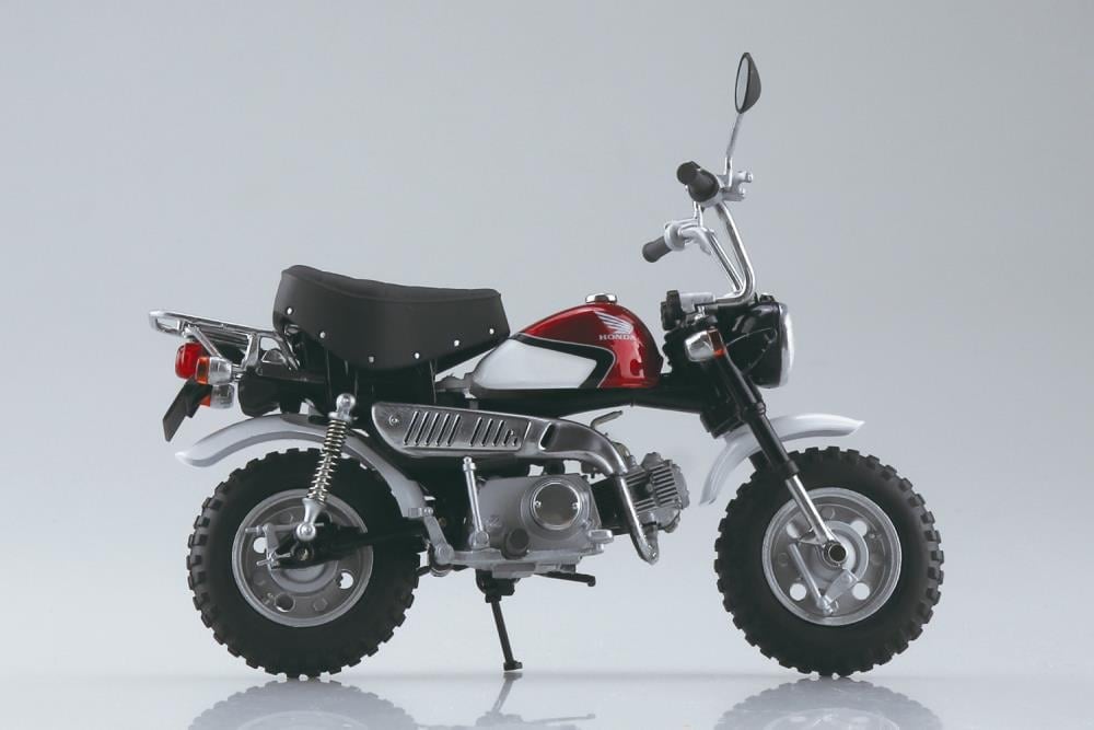 Aoshima Honda Monkey Special Shasta White 1/12 Scale Die-Cast Motorcycle, 4.5-Inch - View 4