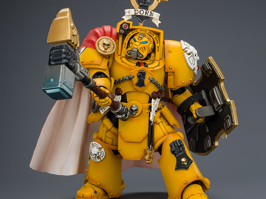 JoyToy Warhammer 40,000 Imperial Fists Darnath Lysander 1/18 Scale Plastic Action Figure 5.6-Inch - View 2