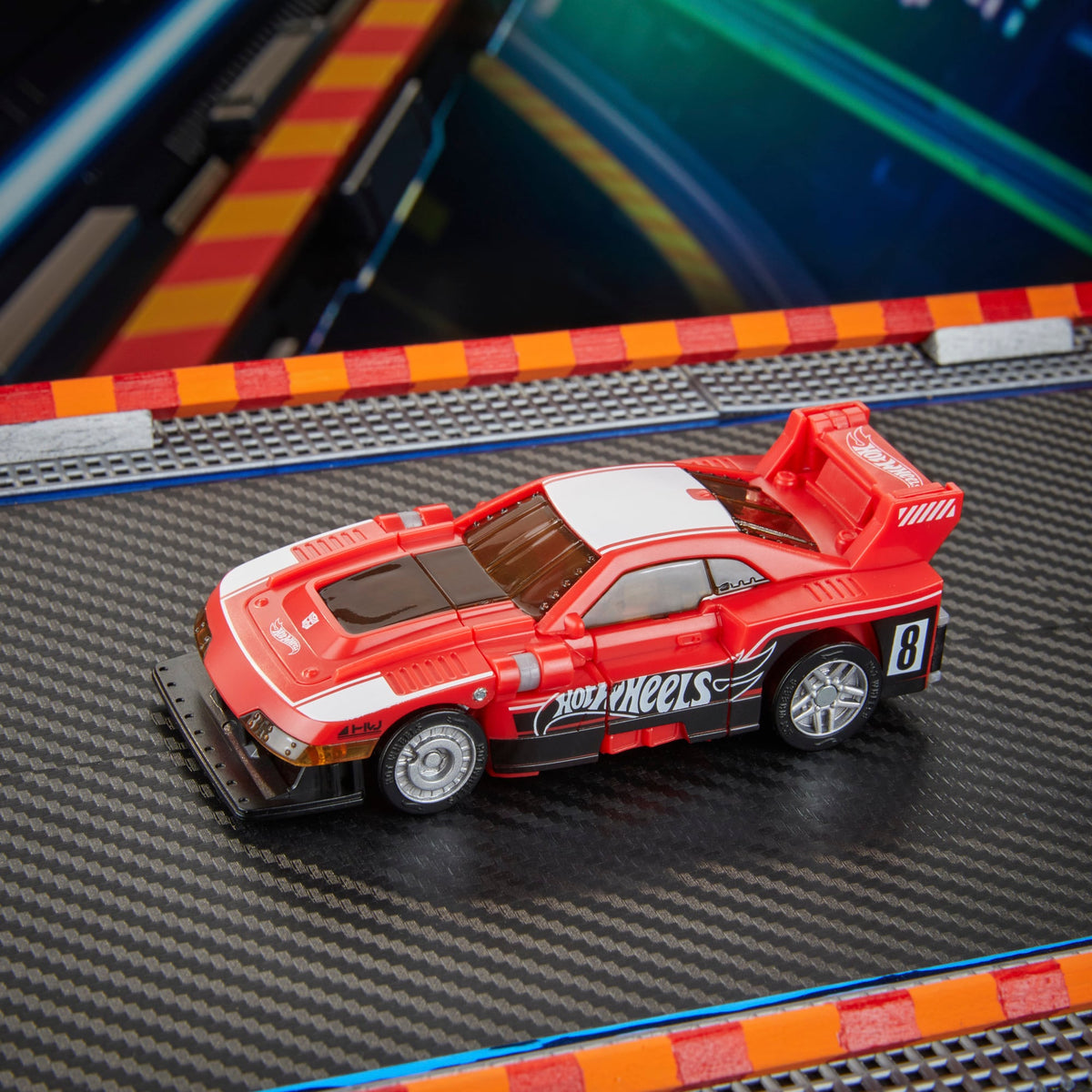 Hasbro Transformers Collaborative Hot Wheels x Transformers Deluxe Class GT-Scorcher 5-Inch Figure - View 5