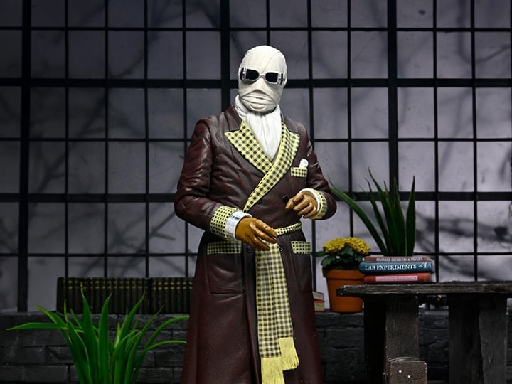 NECA Universal Monsters Ultimate Invisible Man (Kemp House) (Color Ver.) Action Figure - View 2