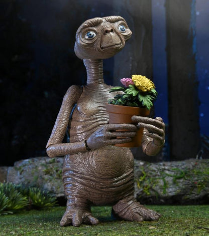 NECA E.T. the Extra-Terrestrial 40th Anniversary Ultimate E.T. Action Figure - View 11